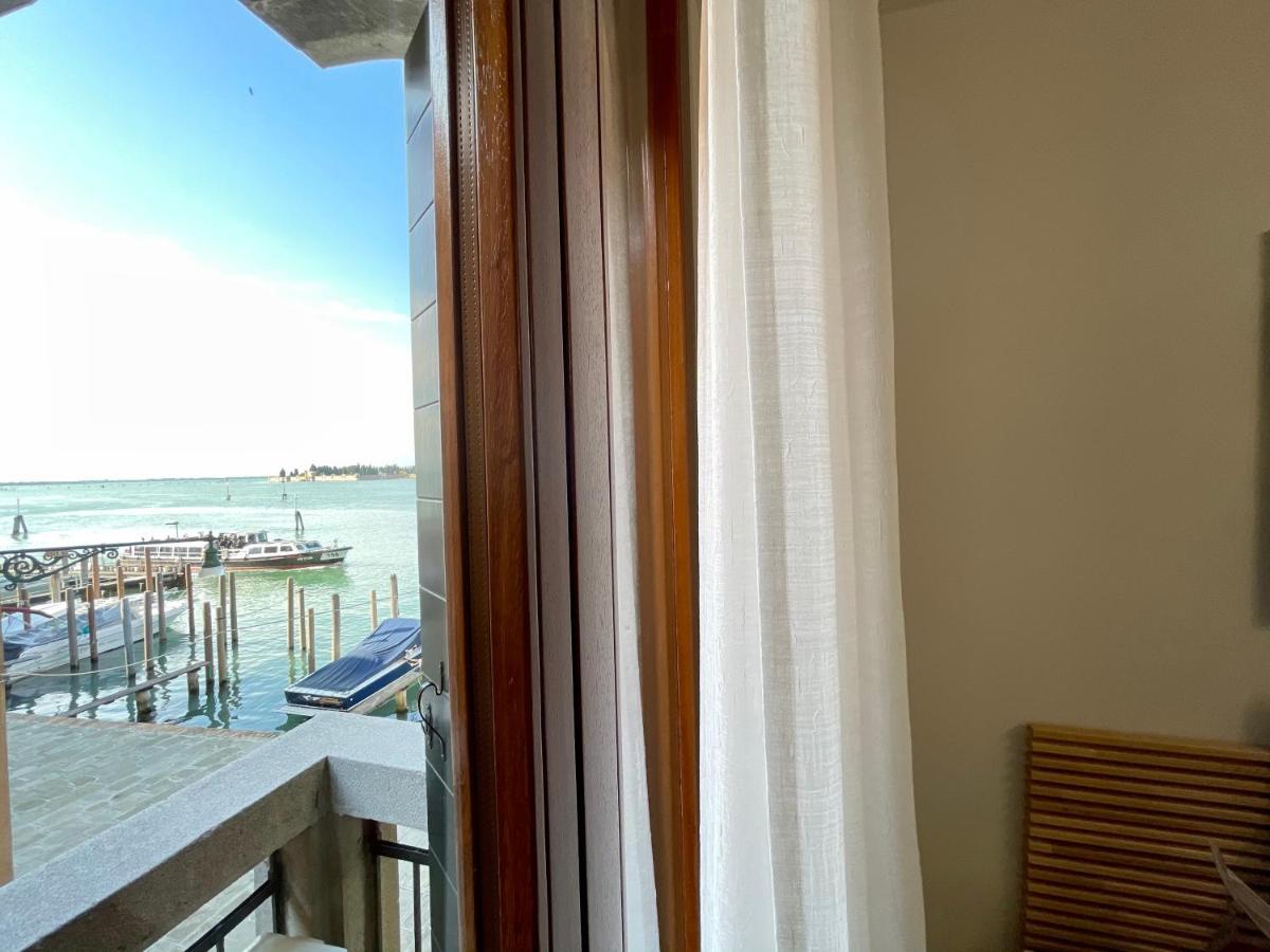 Ca' Monica Panoramic-Canal View, Biennale Венеция Екстериор снимка